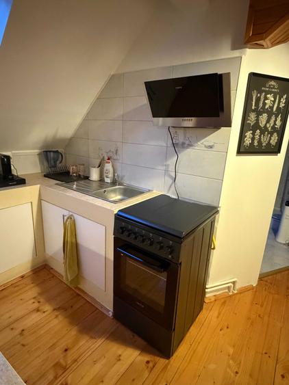 Apartament cu 3 camere semidecomandat în Traian