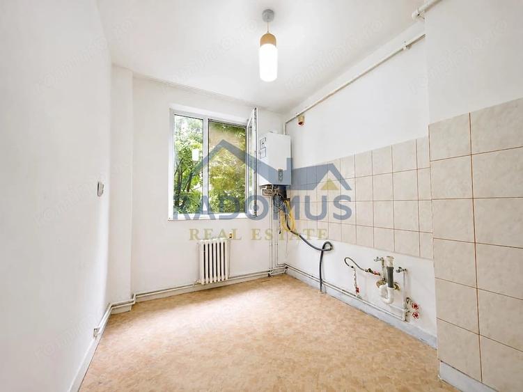Apartament cu 3 camere semidecomandat în Nord