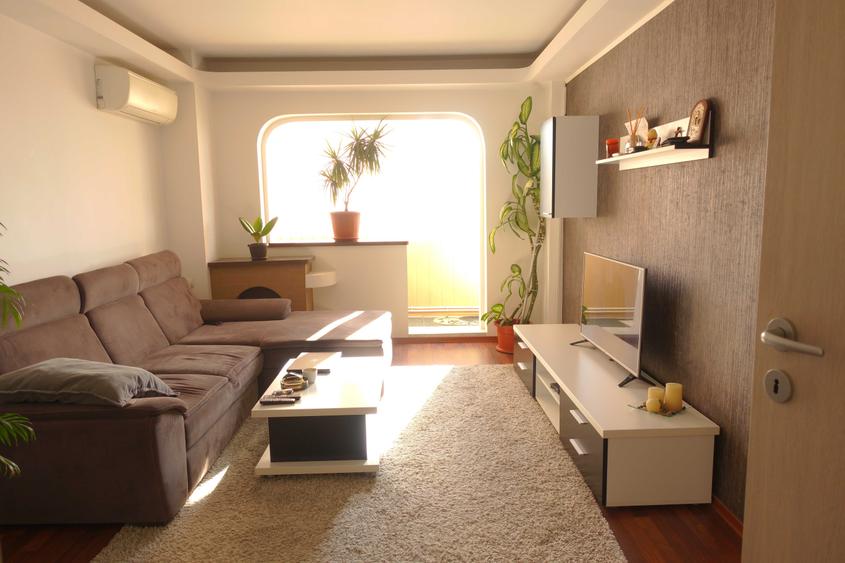 Apartament cu 2 camere semidecomandat în 13 Septembrie