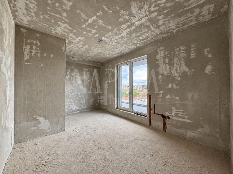 Apartament cu 4 camere semidecomandat în Iris