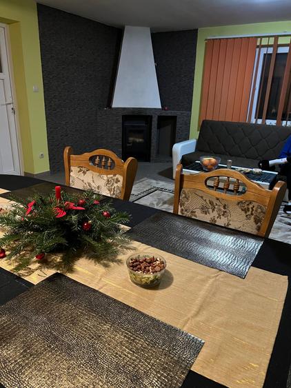 Casă cu 4 camere în Central