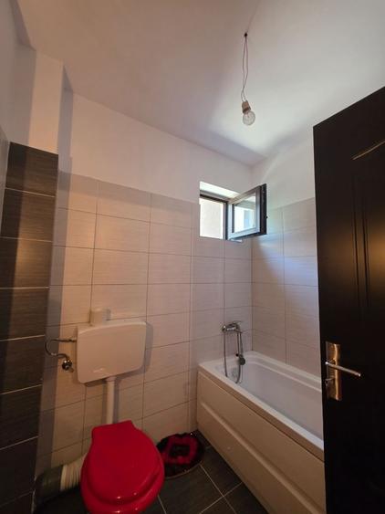 Apartament cu 2 camere decomandat, mobilat în Berceni