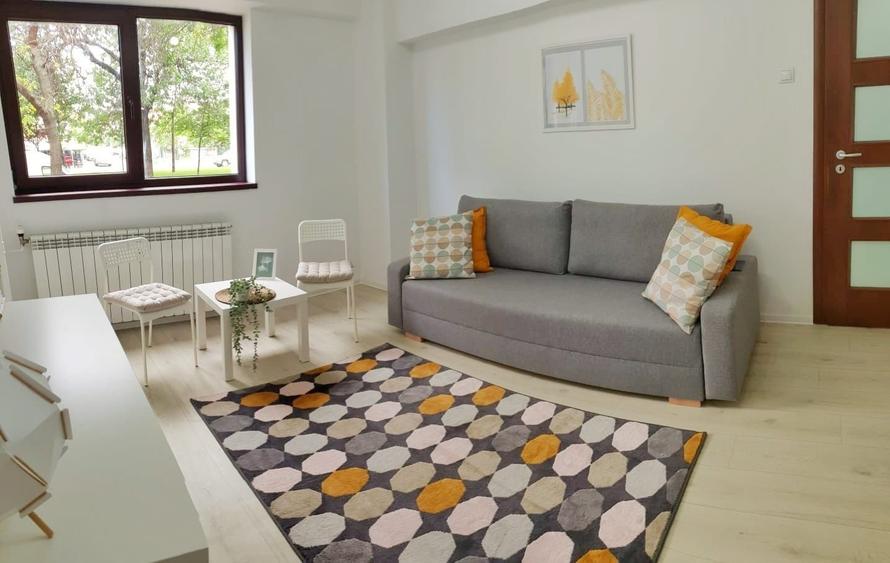 Apartament cu 2 camere semidecomandat, mobilat în Panduri