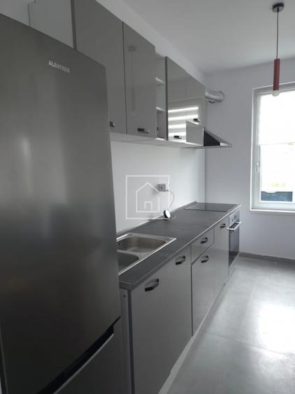 Casă cu 5 camere cu Canalizare în Cristian