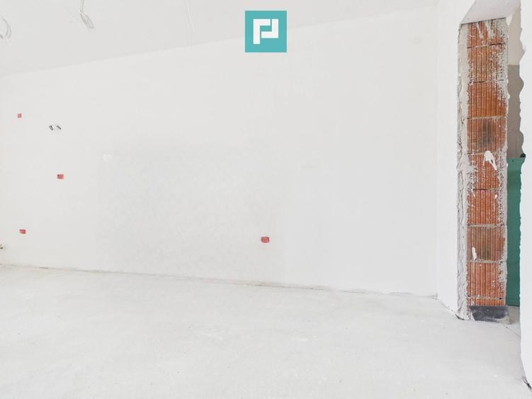 Duplex cu 4 camere cu Canalizare în Covaci