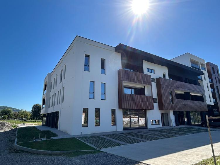 Apartament cu 2 camere decomandat în Sud