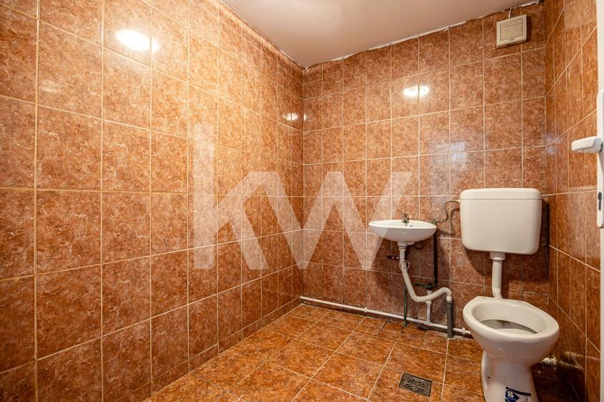 Casă cu 5 camere cu Canalizare în Noua