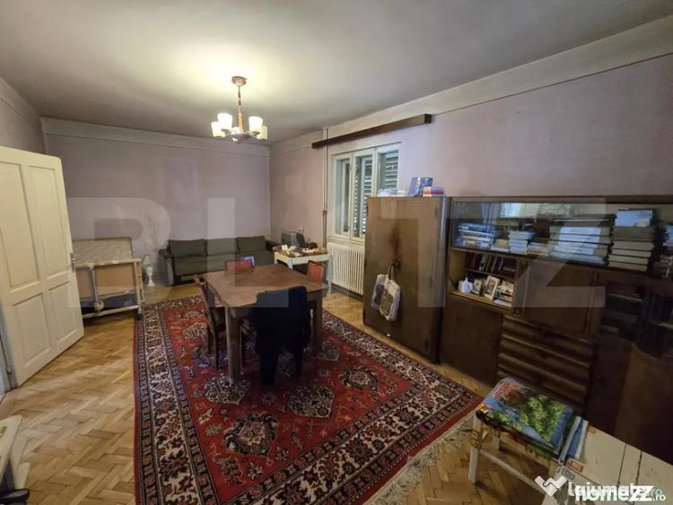 Casă cu 6 camere cu Teren 327 Mp în Central