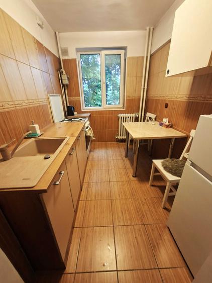 Apartament cu 3 camere decomandat în Exterior Vest