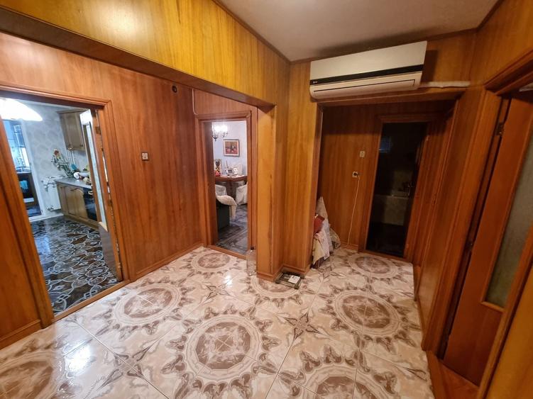 Apartament cu 4 camere decomandat, mobilat în Faleza Nord