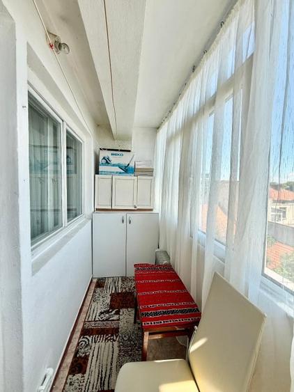 Apartament cu 2 camere semidecomandat, mobilat în Central