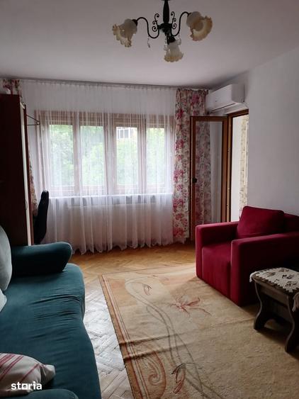 Apartament cu 2 camere decomandat în Rovine