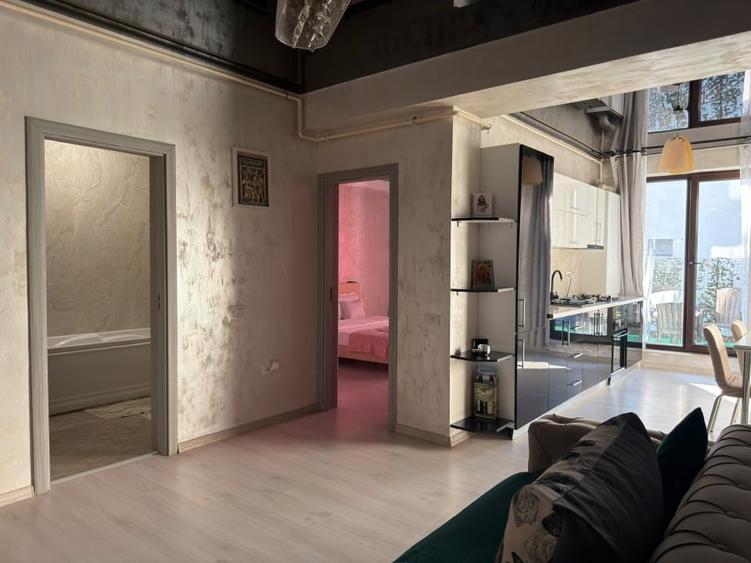 Apartament cu 2 camere semidecomandat, mobilat în Nord-Vest