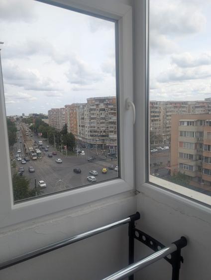 Apartament cu 3 camere semidecomandat în Sebastian