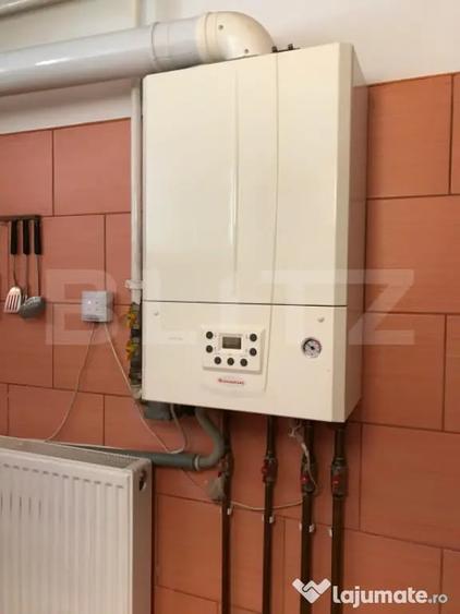 Apartament cu 4 camere semidecomandat în Cetate