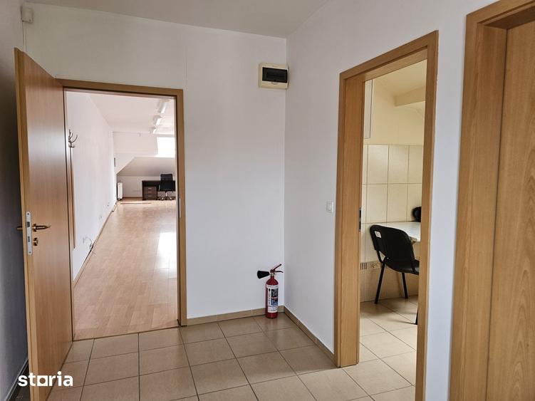 Casă cu 5 camere cu Teren 153 Mp în Podgoria