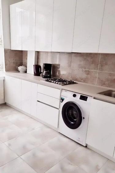 Apartament cu 2 camere decomandat în Universitate