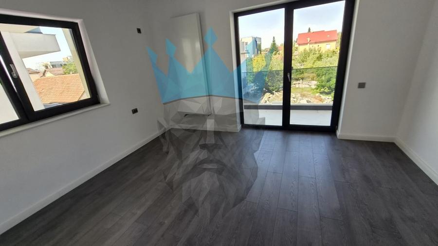 Casă individuală cu 5 camere cu Canalizare în Voluntari