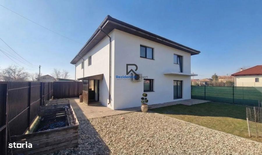Casă cu 4 camere decomandat cu Teren 250 Mp în Moara Vlăsiei