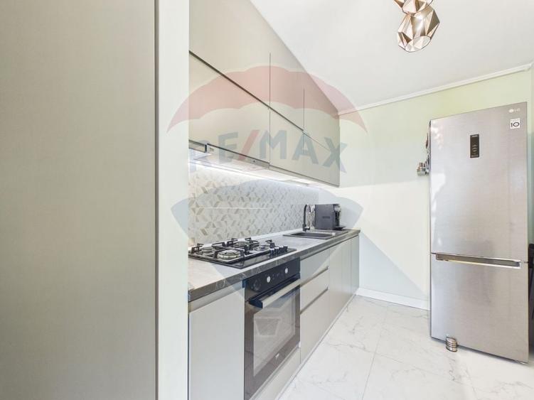 Apartament cu 3 camere semidecomandat, mobilat în Aviației