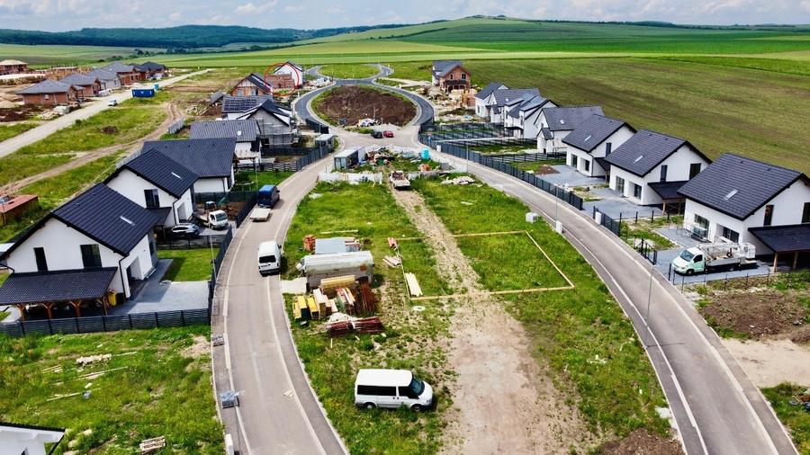 Casă individuală cu 5 camere cu Canalizare în Șura Mică