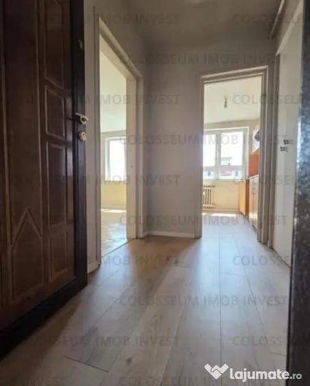 Apartament cu 2 camere semidecomandat în Centrul Civic