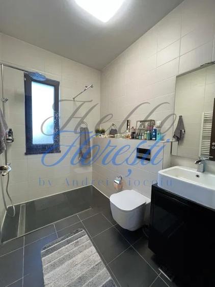 Penthouse cu 2 camere semidecomandat, mobilat în Borhanci