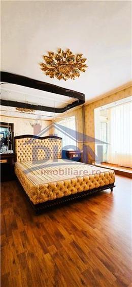 Apartament cu 3 camere decomandat în Drumul Taberei