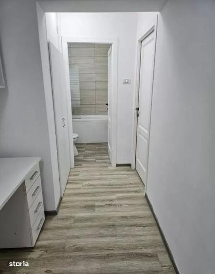 Apartament cu 3 camere decomandat în Est