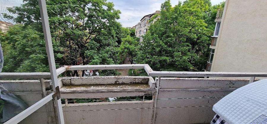 Apartament cu 4 camere decomandat în Mircea cel Bătrân