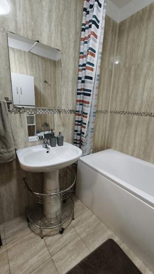Garsonieră decomandată în Central