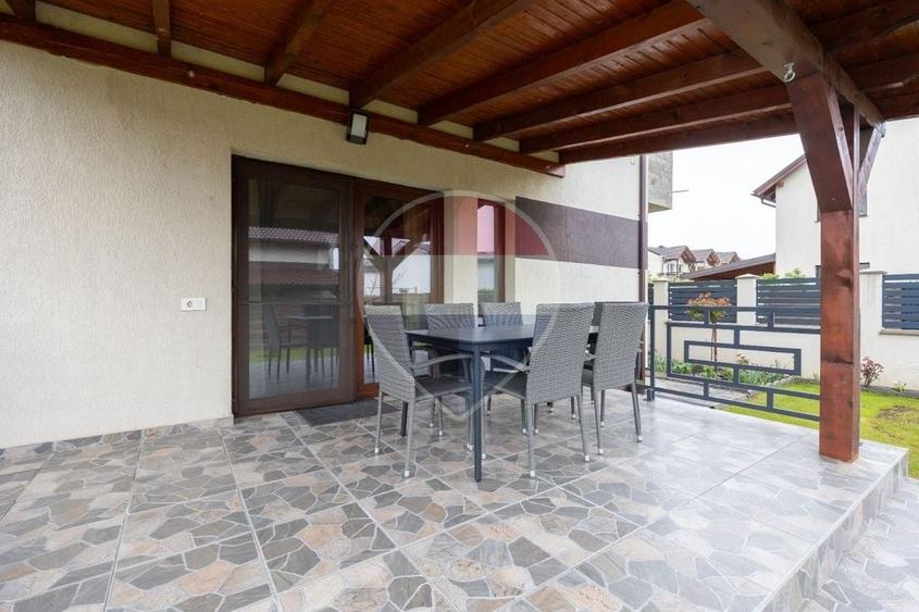Casă individuală cu 5 camere cu Teren 420 Mp în Tărlungeni