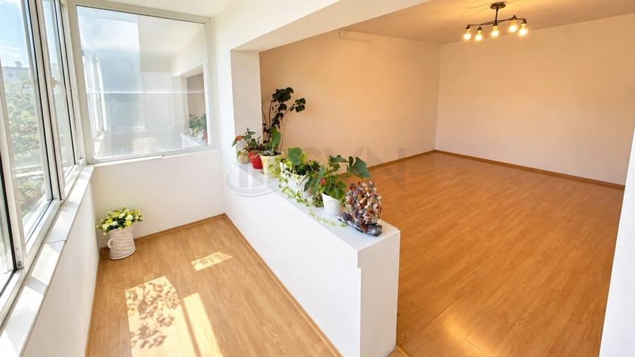 Apartament cu 2 camere decomandat în Tei