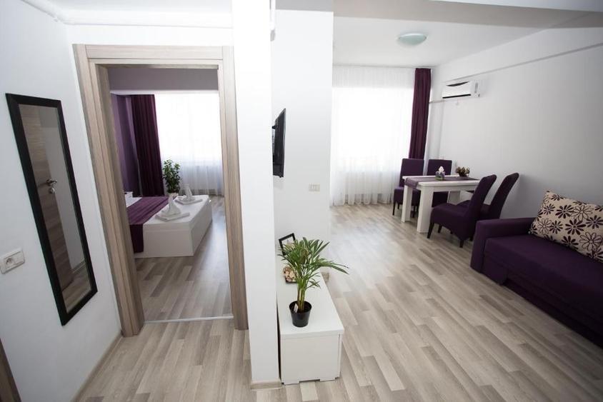 Apartament cu 2 camere decomandat, mobilat în Mamaia