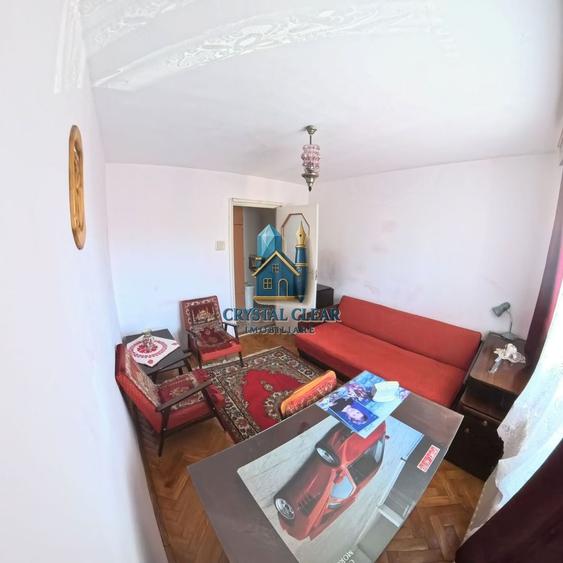 Apartament cu 3 camere decomandat în 7 Noiembrie