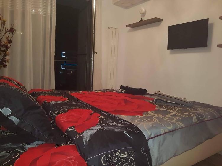Apartament cu 2 camere decomandat, mobilat în Central
