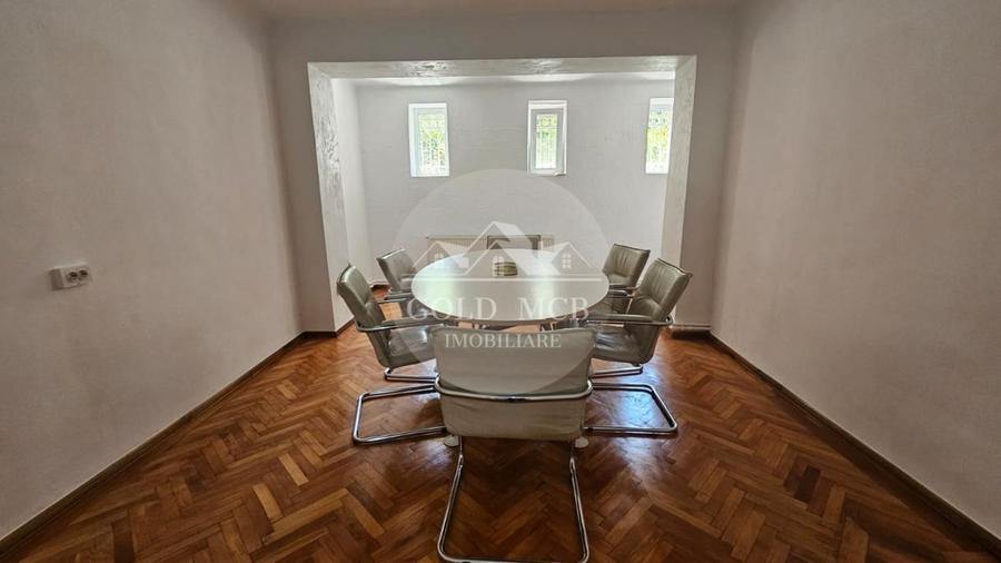 Apartament cu 4 camere circular în Capitale
