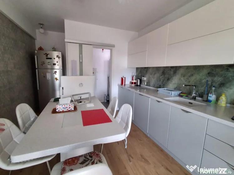 Apartament cu 3 camere decomandat în Central