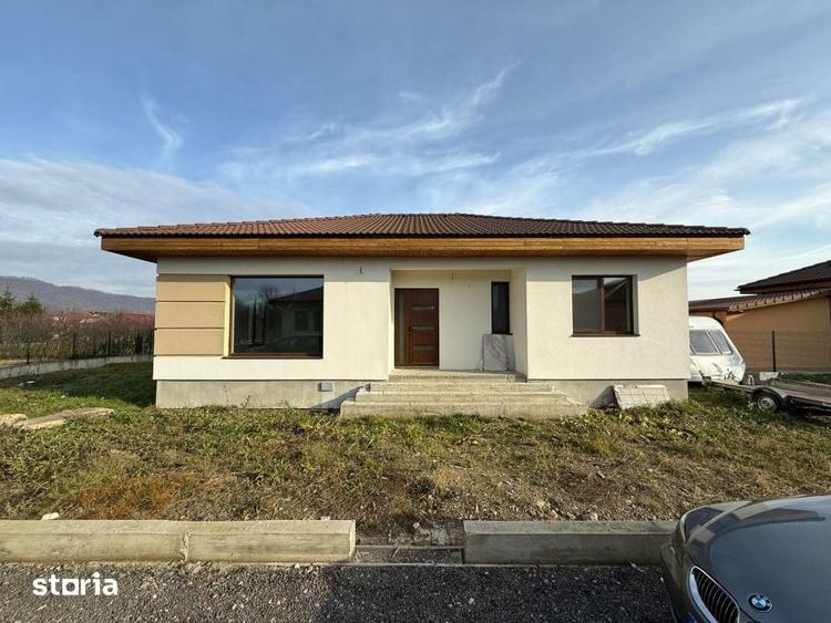 Casă cu 4 camere cu Teren 480 Mp în Recea