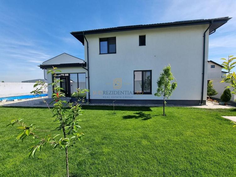 Casă individuală cu 5 camere cu Piscina în Exterior Est