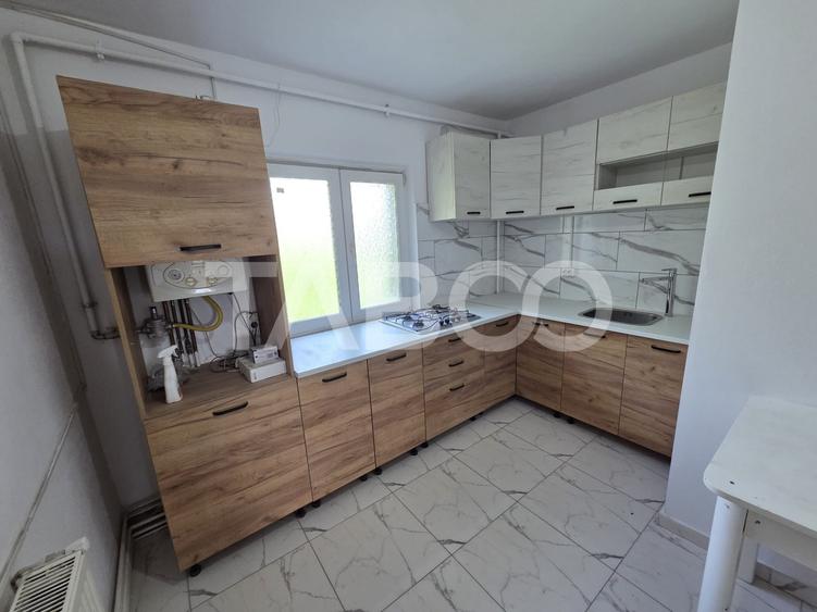 Apartament 3 camere de inchiriat zona Campului etaj 2 - 1