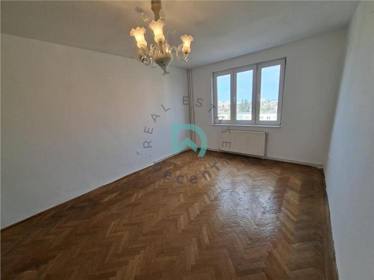 Apartament cu 3 camere circular în Astra