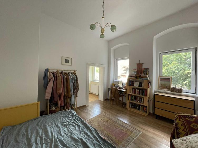 Apartament cu 2 camere decomandat, mobilat în Central