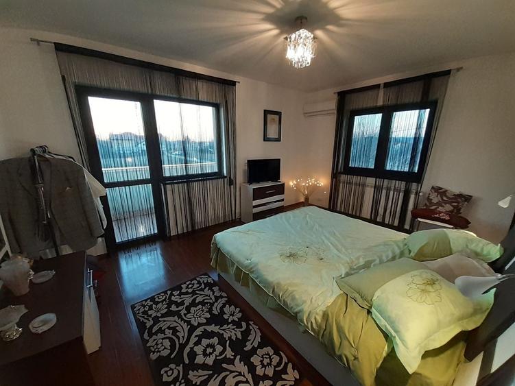 Casă individuală cu 6 camere cu Canalizare în Săftica