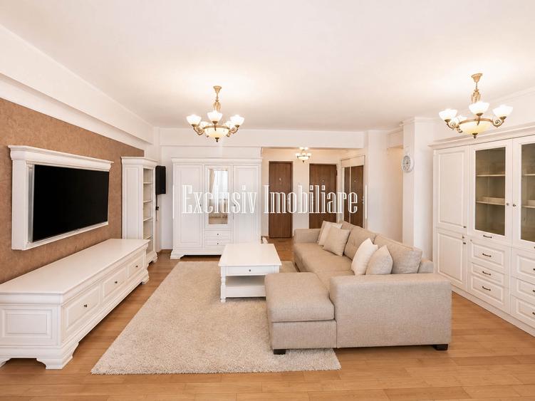 Apartament cu 3 camere decomandat în Casa de Cultură