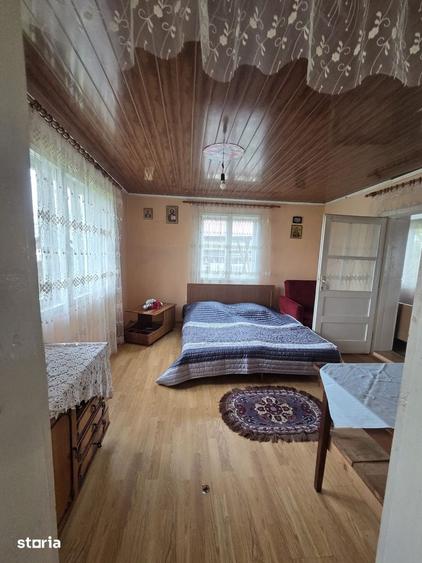 Casă cu 4 camere cu Teren 1500 Mp în Zamostea