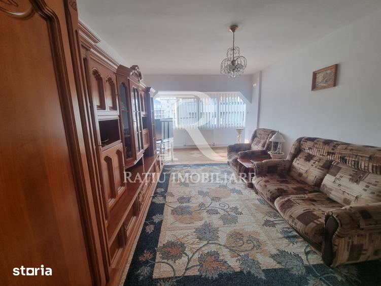 Apartament cu 3 camere, mobilat în Central