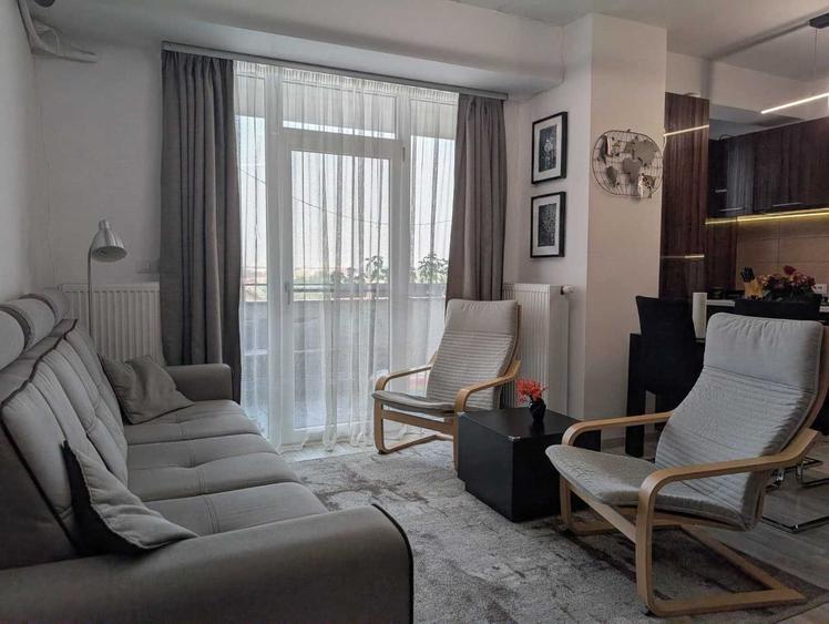 Apartament cu 3 camere, mobilat în Sud
