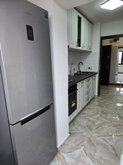Apartament cu 2 camere decomandat în Podul de Fier
