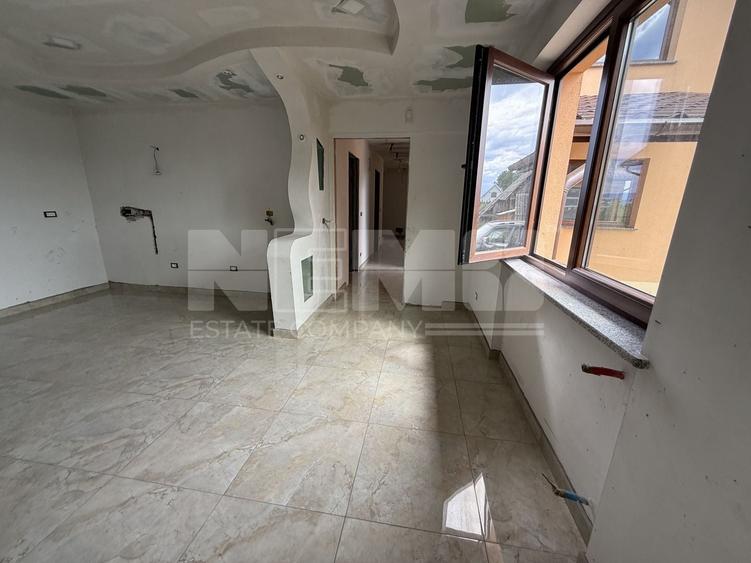 Casă individuală cu 7 camere cu Canalizare în Frătăuții Vechi
